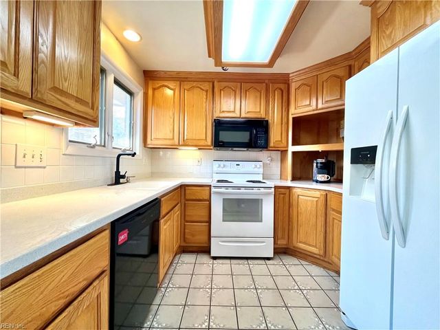 9620 Whit AVE, Norfolk, VA 23503