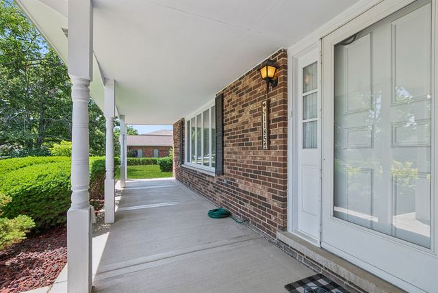 11852 Oregon Trail, Orland Park, IL 60467