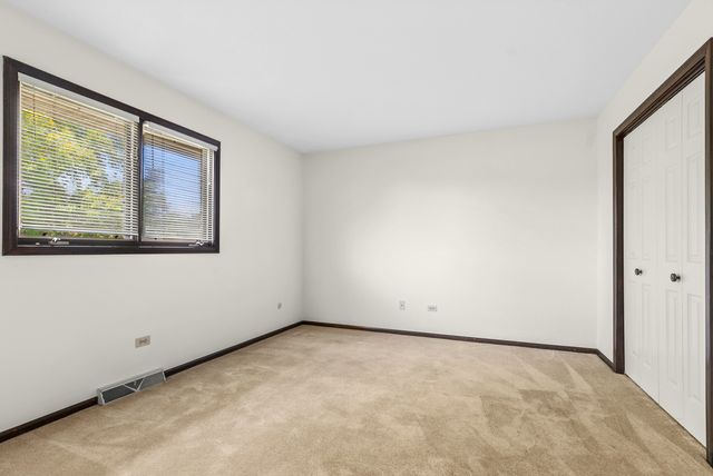 11852 Oregon Trail, Orland Park, IL 60467