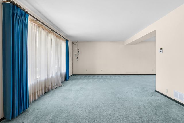 11852 Oregon Trail, Orland Park, IL 60467