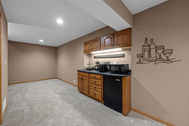 4199 Brookside Drive, Marion, IA 52302