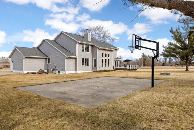 4199 Brookside Drive, Marion, IA 52302