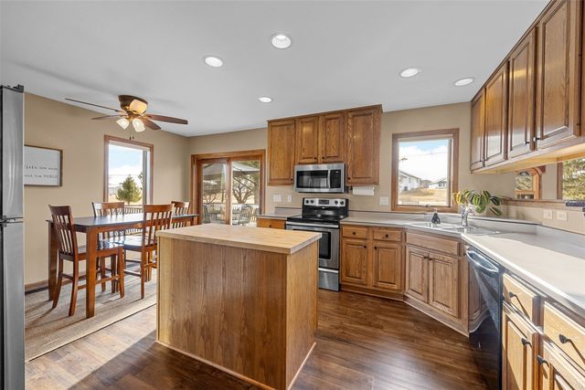 4199 Brookside Drive, Marion, IA 52302