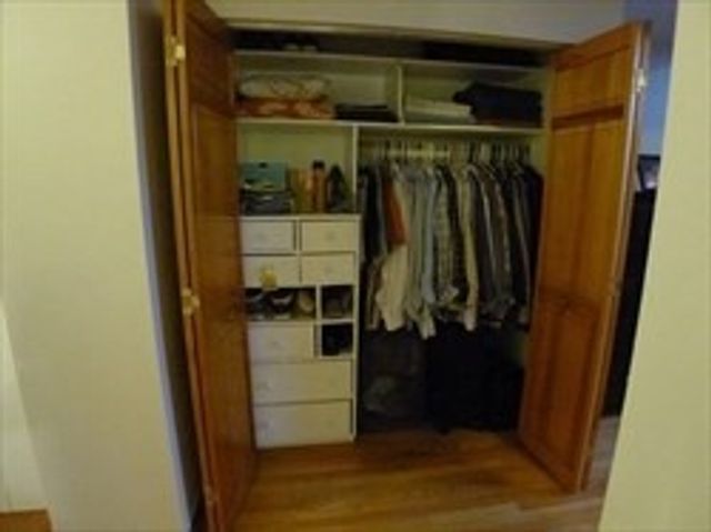 60 Gibson 305, Boston, MA 02122