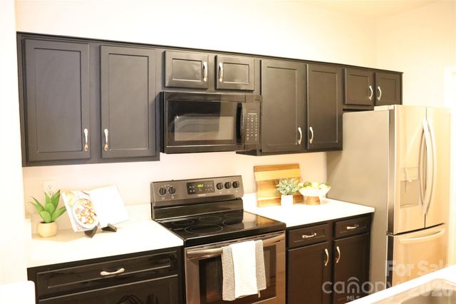 700 Vista Lake Drive 104, Candler, NC 28715