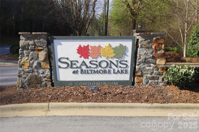 700 Vista Lake Drive 104, Candler, NC 28715
