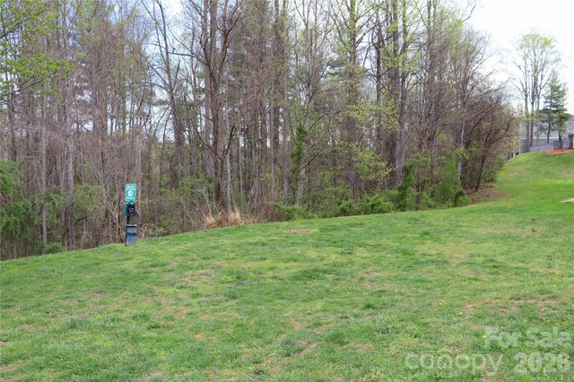 700 Vista Lake Drive 104, Candler, NC 28715