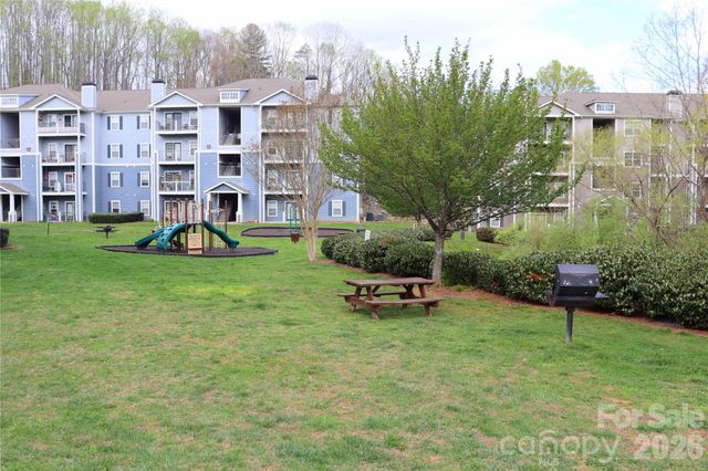 700 Vista Lake Drive 104, Candler, NC 28715