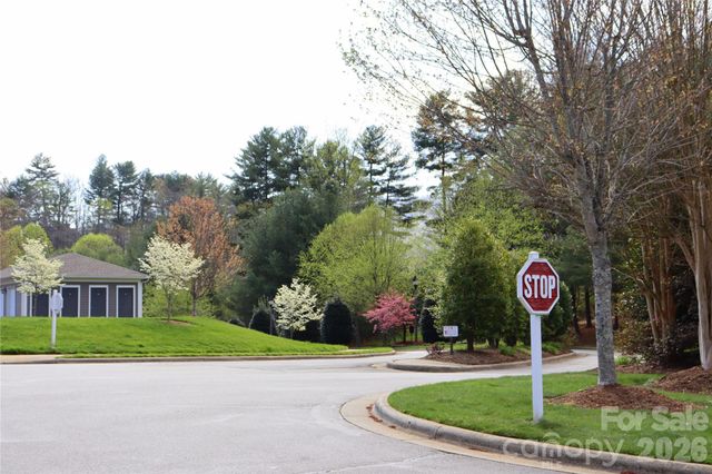 700 Vista Lake Drive 104, Candler, NC 28715