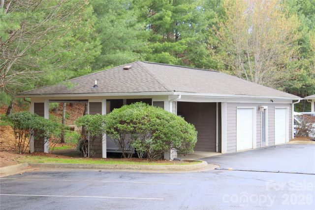 700 Vista Lake Drive 104, Candler, NC 28715