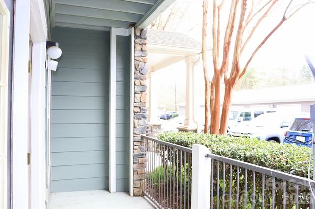 700 Vista Lake Drive 104, Candler, NC 28715