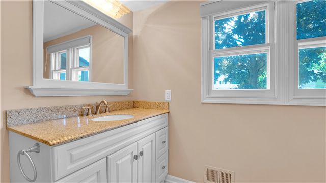 50 Eventide Lane, Irondequoit, NY 14617
