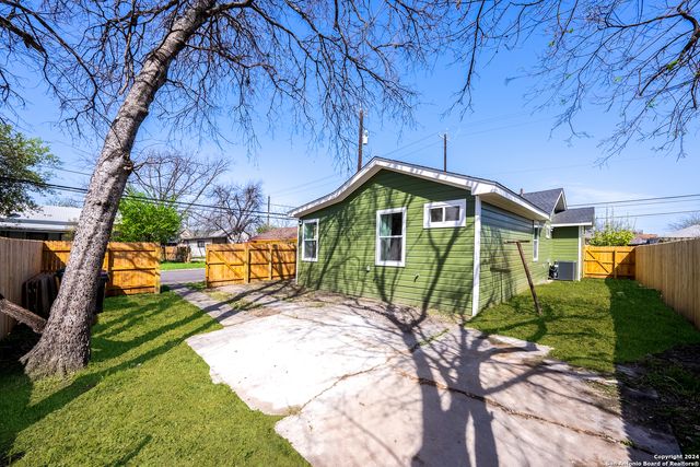 1102 BURLESON, San Antonio, TX 78202