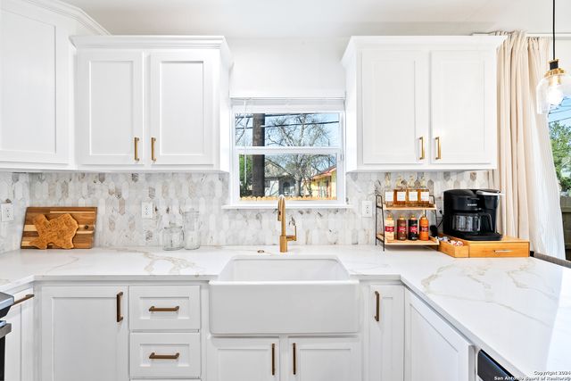 1102 BURLESON, San Antonio, TX 78202
