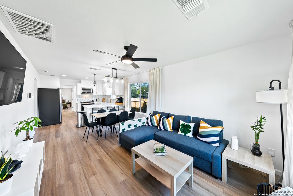 1102 BURLESON, San Antonio, TX 78202
