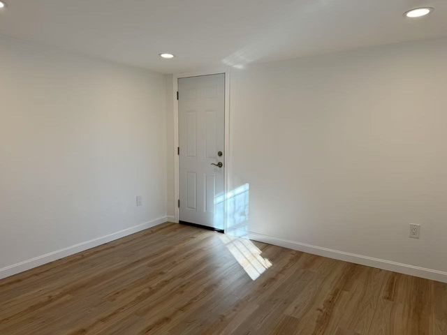 119 Whitfield St 119, Boston, MA 02124
