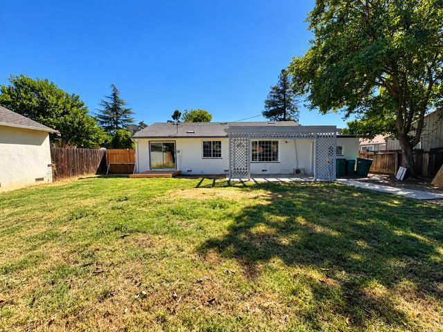 2175 De Ovan Ave, Stockton, CA 95204