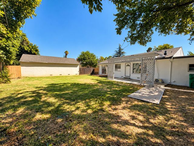 2175 De Ovan Ave, Stockton, CA 95204