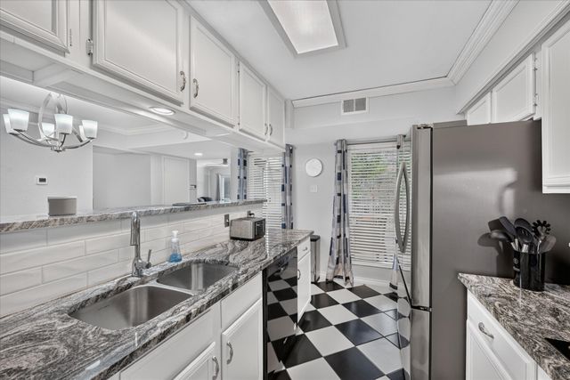 7510 Holly Hill Drive 124, Dallas, TX 75231