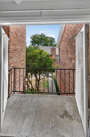 7510 Holly Hill Drive 124, Dallas, TX 75231
