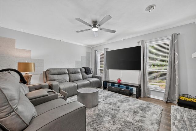 7510 Holly Hill Drive 124, Dallas, TX 75231