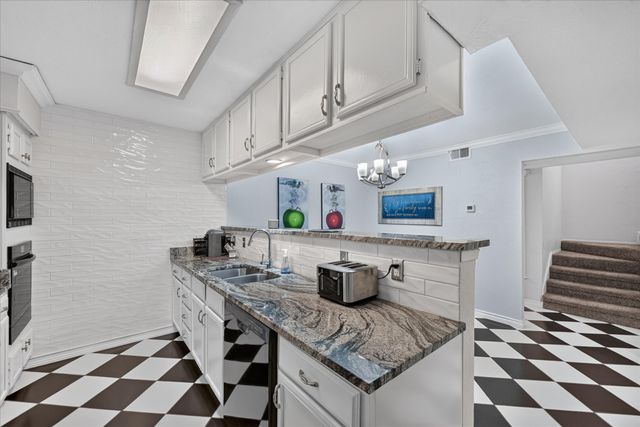 7510 Holly Hill Drive 124, Dallas, TX 75231