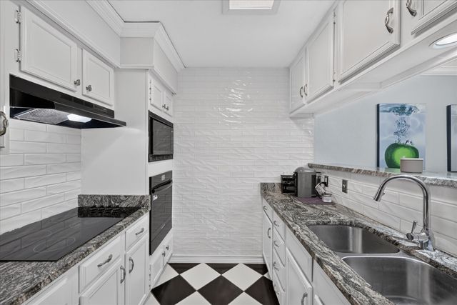 7510 Holly Hill Drive 124, Dallas, TX 75231