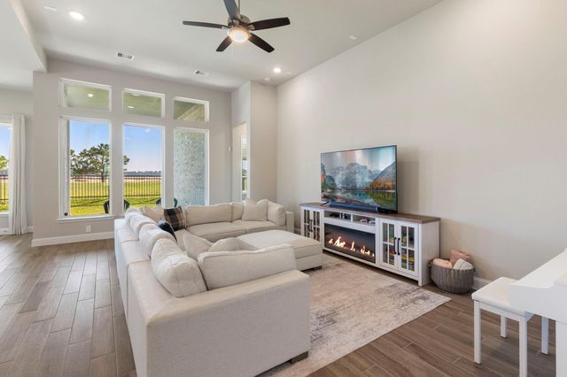 16147 Sapphire Crest Drive, Conroe, TX 77302