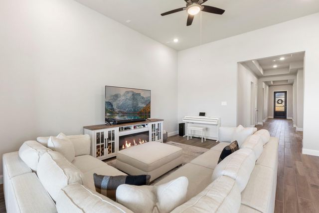 16147 Sapphire Crest Drive, Conroe, TX 77302