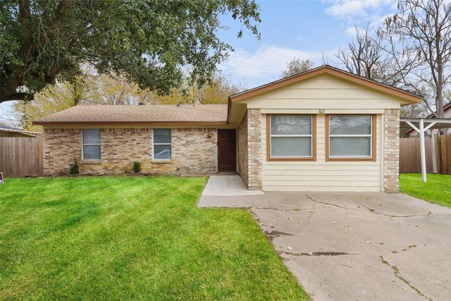 103 Lorie Street, Alvarado, TX 76009