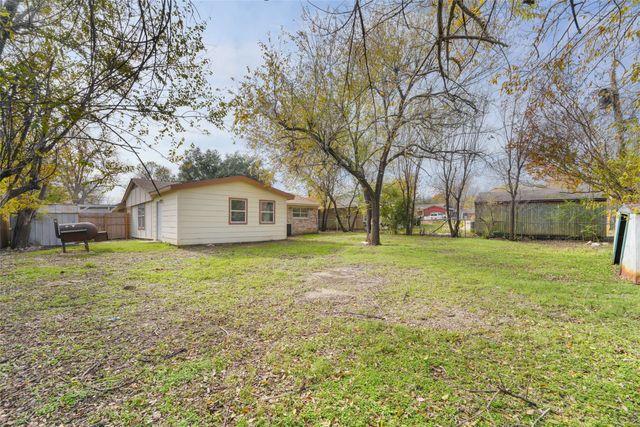 103 Lorie Street, Alvarado, TX 76009