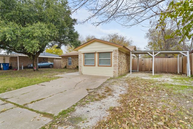 103 Lorie Street, Alvarado, TX 76009