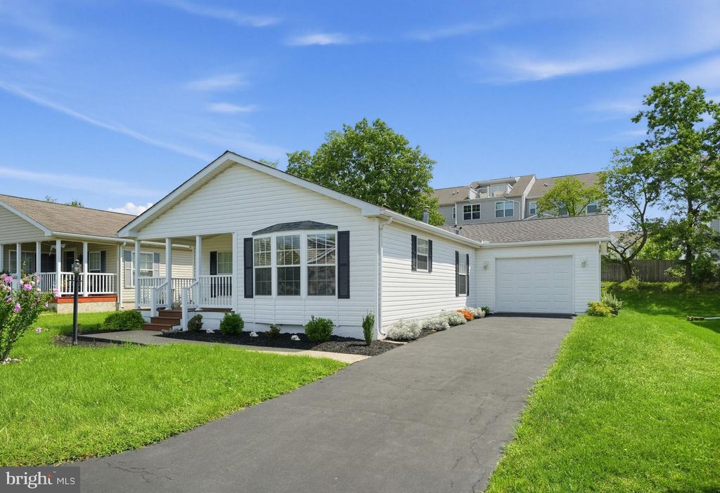 108 DYER CT, ROYERSFORD, PA 19468 — exterior