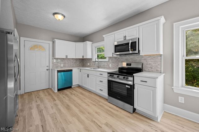 906 Lakeview Drive, Parkersburg, WV 26104
