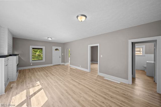 906 Lakeview Drive, Parkersburg, WV 26104