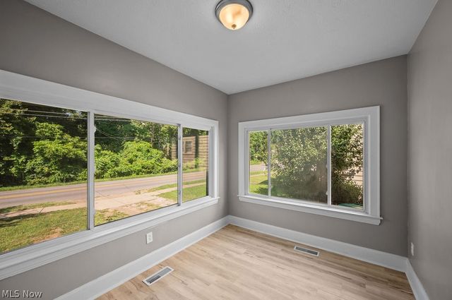 906 Lakeview Drive, Parkersburg, WV 26104