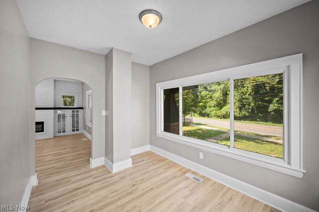906 Lakeview Drive, Parkersburg, WV 26104