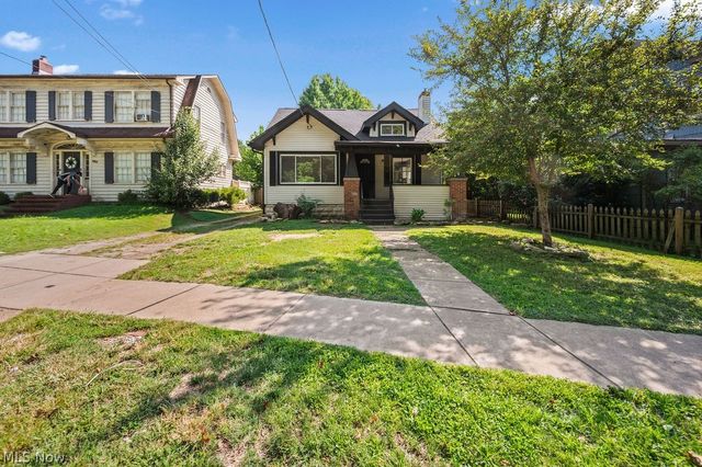 906 Lakeview Drive, Parkersburg, WV 26104