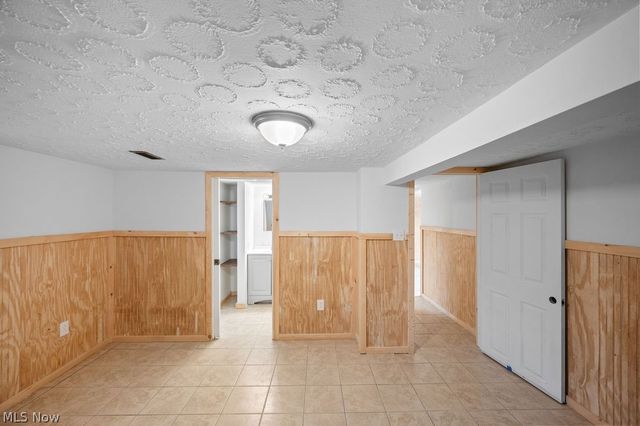 906 Lakeview Drive, Parkersburg, WV 26104