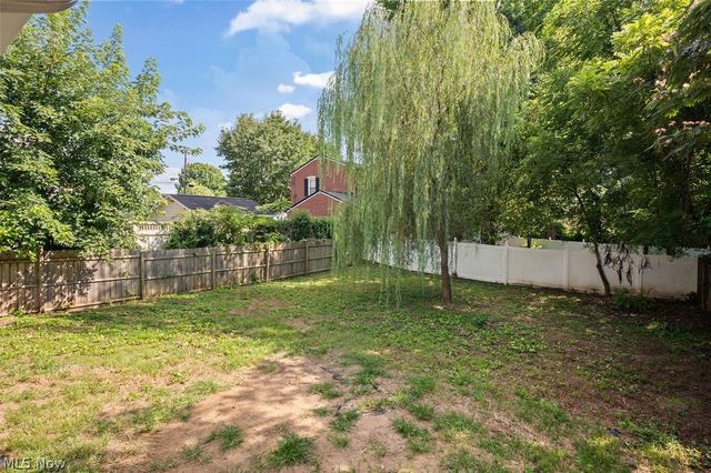 906 Lakeview Drive, Parkersburg, WV 26104