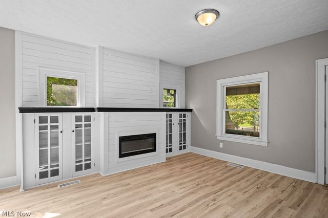 906 Lakeview Drive, Parkersburg, WV 26104