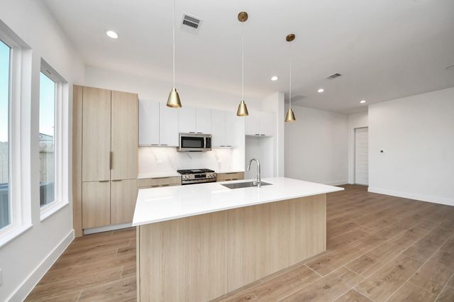 9135 Besos Lane, Houston, TX 77051