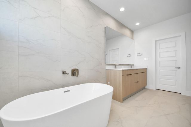 9135 Besos Lane, Houston, TX 77051