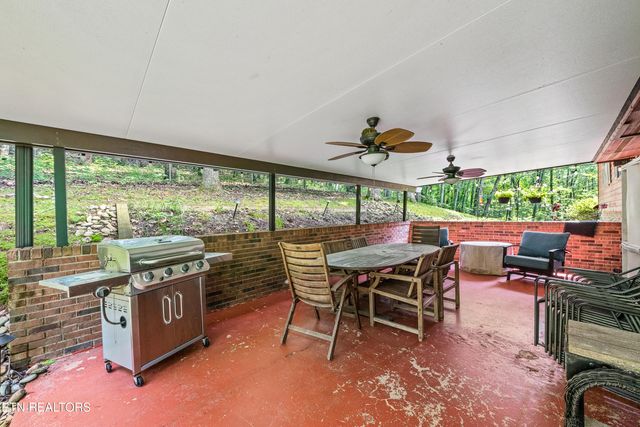 130 Pleasantview Drive, Harriman, TN 37748