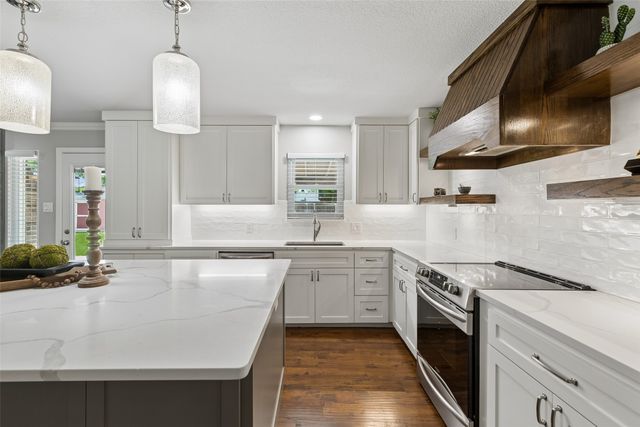 5437 Greenwood Way, North Richland Hills, TX 76180