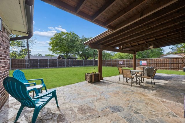 5437 Greenwood Way, North Richland Hills, TX 76180