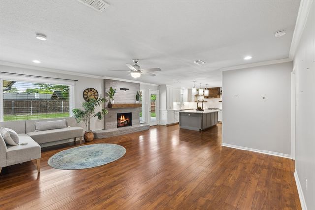 5437 Greenwood Way, North Richland Hills, TX 76180