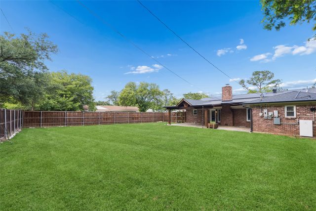5437 Greenwood Way, North Richland Hills, TX 76180