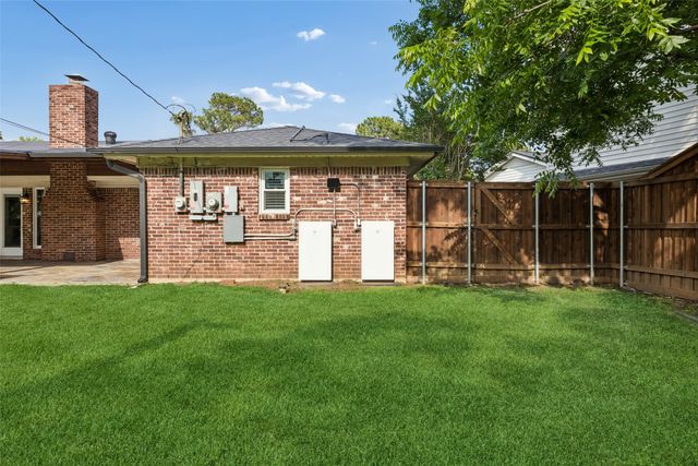 5437 Greenwood Way, North Richland Hills, TX 76180