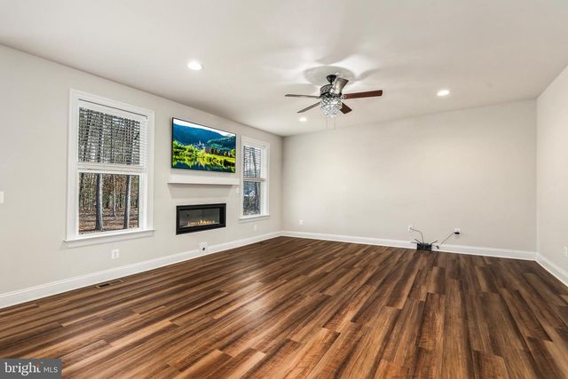 6201 CARTERS GROVE DR, Manassas, VA 20112